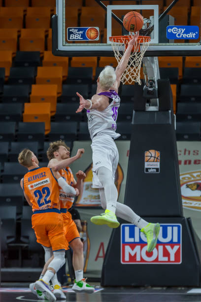 的竞争仍旧 的竞争仍旧